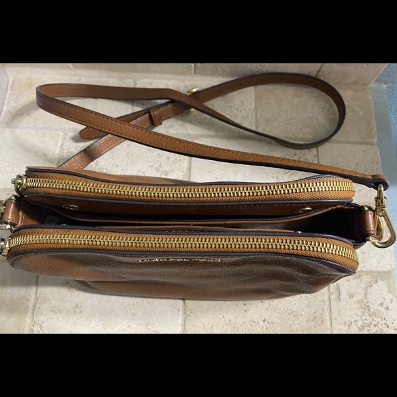 Michael Kors handbag - Picture 2 of 3